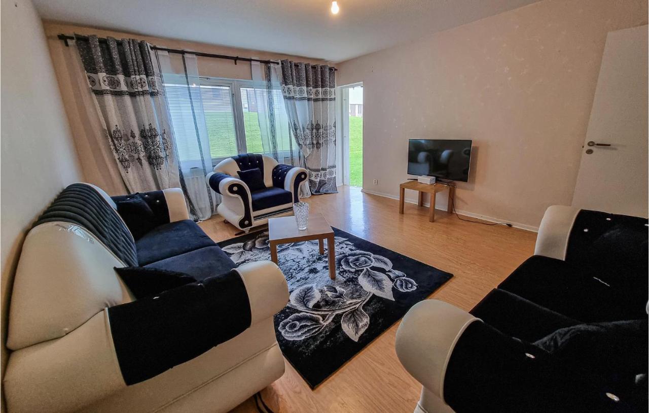2 Bedroom Stunning Apartment In Asensbruk Екстер'єр фото