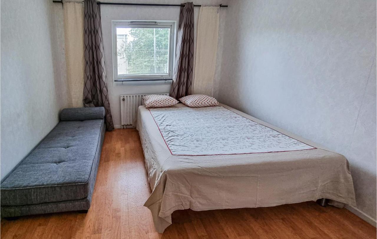 2 Bedroom Stunning Apartment In Asensbruk Екстер'єр фото
